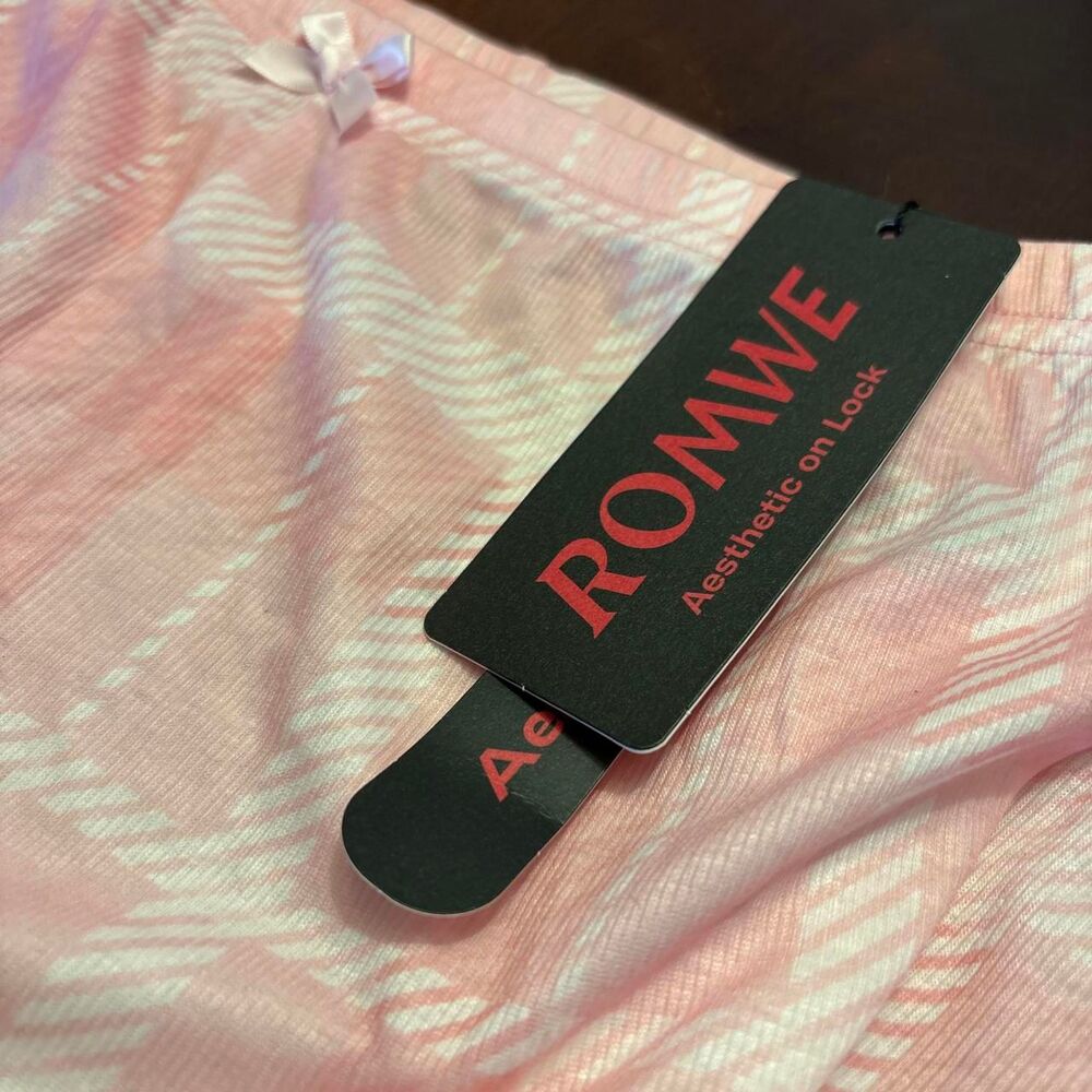 ROMWE‎ Pink Plaid Pajama Shorts Size L NWT - Picture 2 of 3